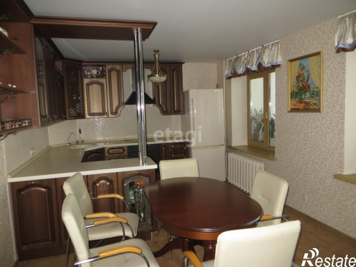 4-комн квартира Газовиков, 2
