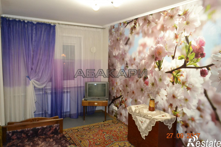 3-комн квартира улица Побежимова, 44А