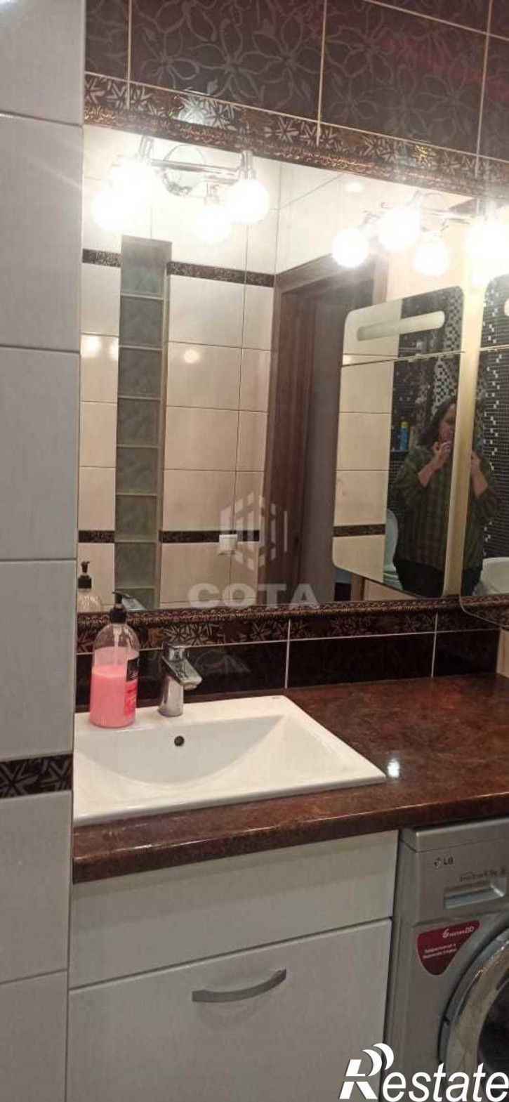 3-комн квартира Ворошилова улица, 1г