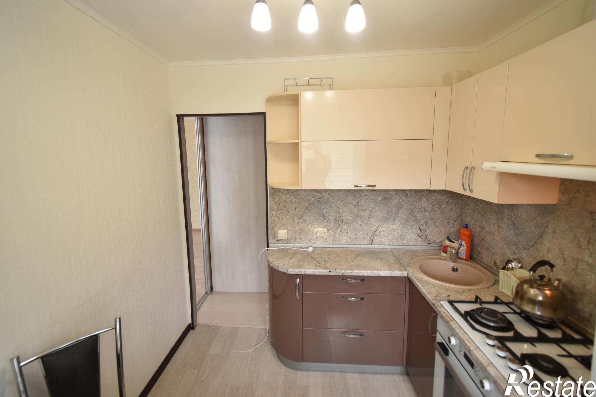 Сдать квартиру за 27 000 рублей на Российская ул, 96