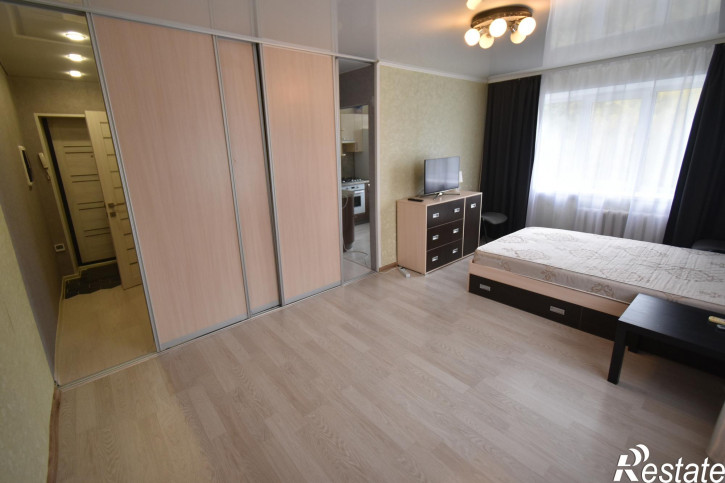 1-комн квартира Российская ул, 96