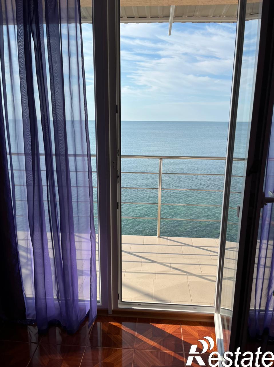 Сдать комнату за 4 500 рублей на Алушта Приветное ул. Парниковая, 2, 2