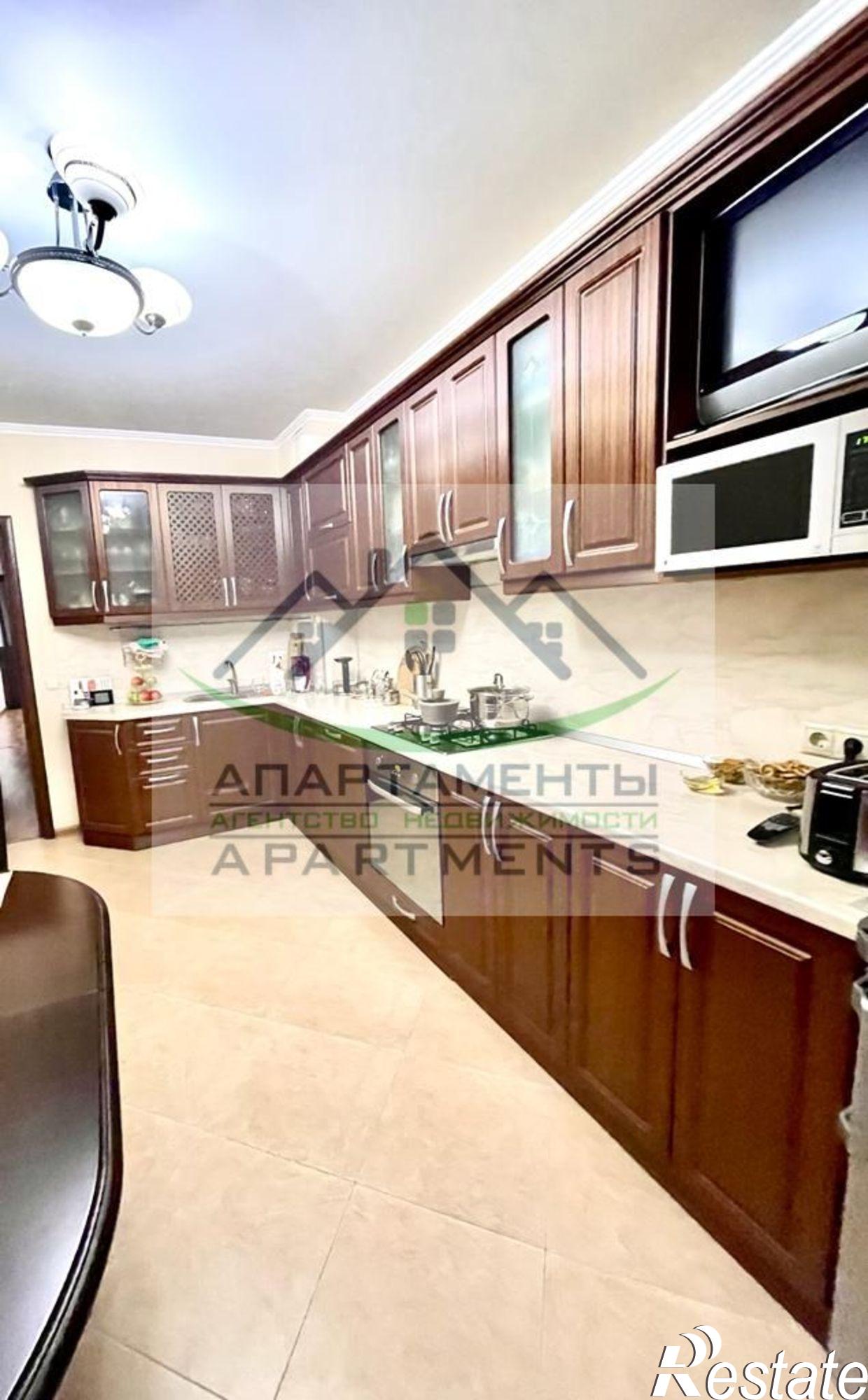 Купить квартиру за 10 200 000 рублей на Нежнова ул, 21к3