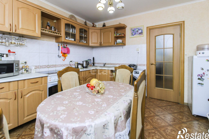 3-комн квартира Монтажников, 19