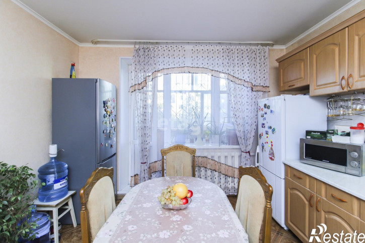 3-комн квартира Монтажников, 19