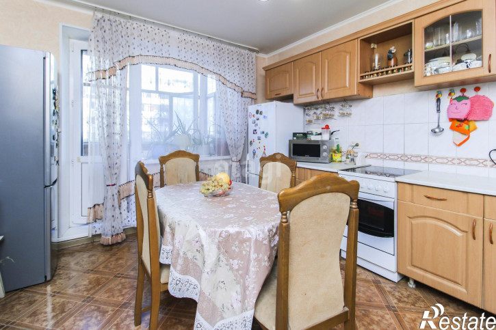3-комн квартира Монтажников, 19