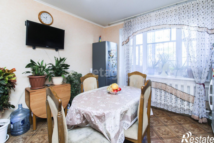 3-комн квартира Монтажников, 19