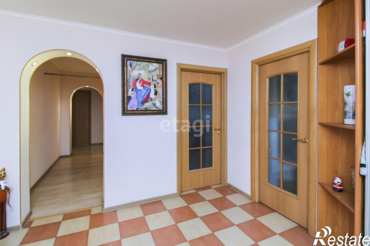 3-комн квартира Монтажников, 19