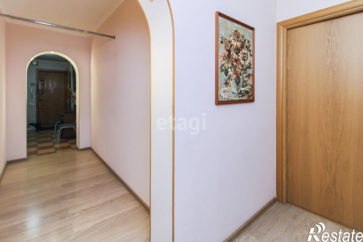 3-комн квартира Монтажников, 19