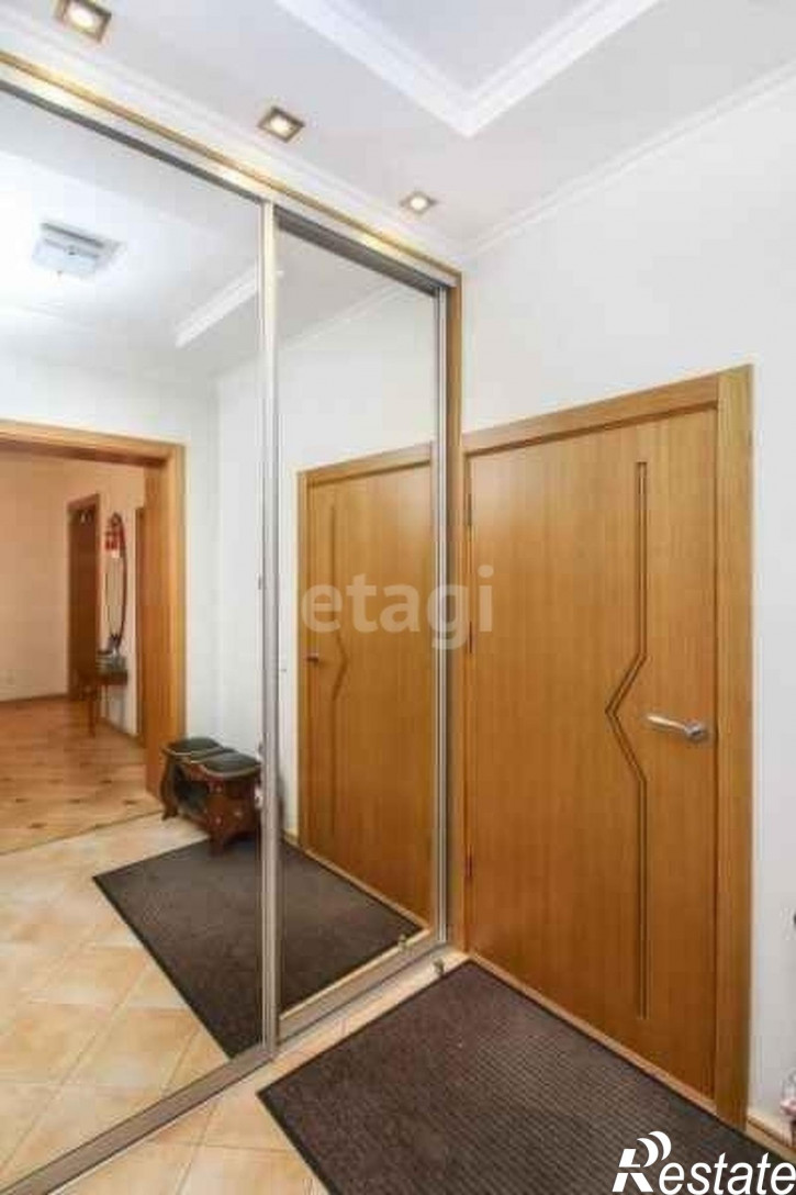 3-комн квартира Максима Горького, 47