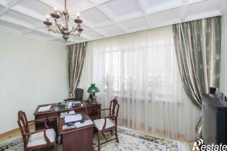 3-комн квартира Максима Горького, 47