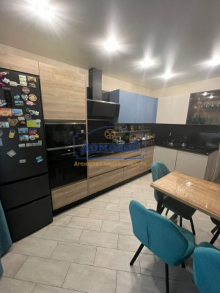 3-комн квартира Хрустальная ул., 44к4