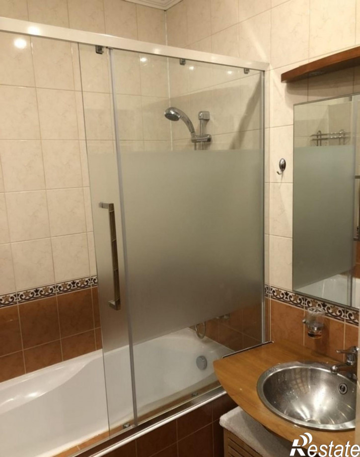 2-комн квартира Дзержинского улица, 8