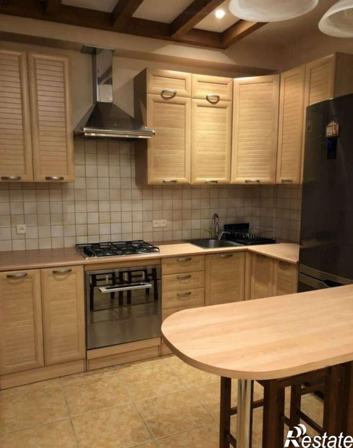 2-комн квартира Дзержинского улица, 8