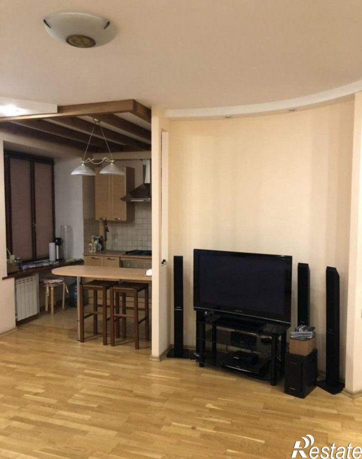 2-комн квартира Дзержинского улица, 8