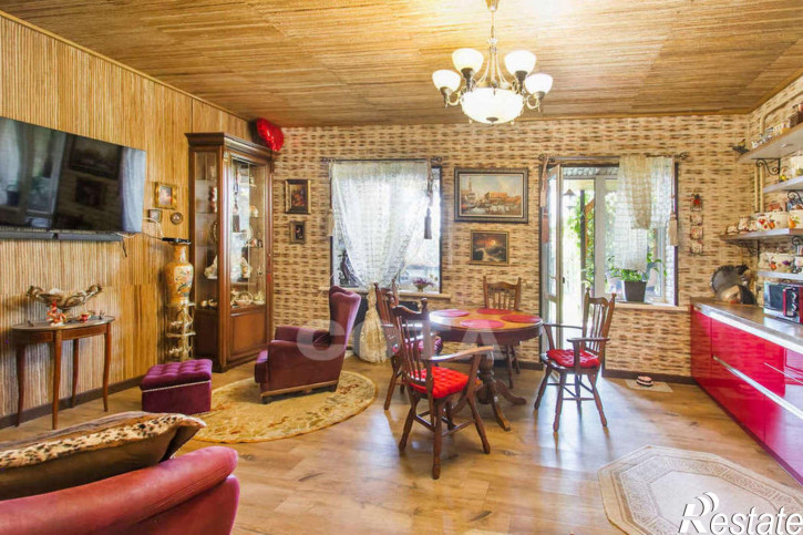3-комн квартира Выборская улица, 26
