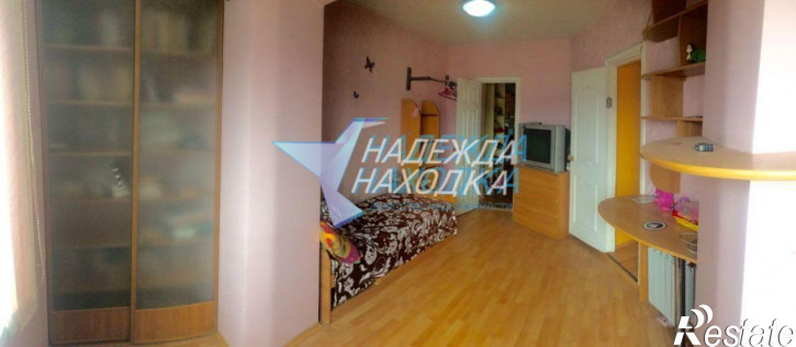 4-комн квартира Пугачева ул, 1а