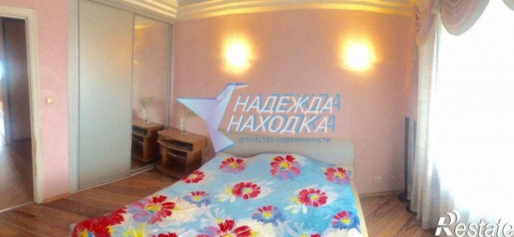 4-комн квартира Пугачева ул, 1а