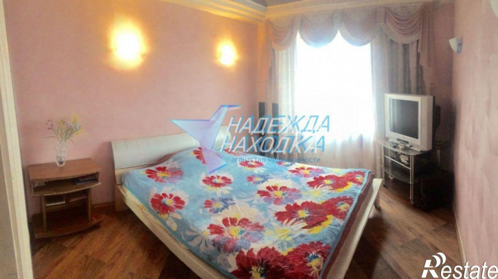 4-комн квартира Пугачева ул, 1а