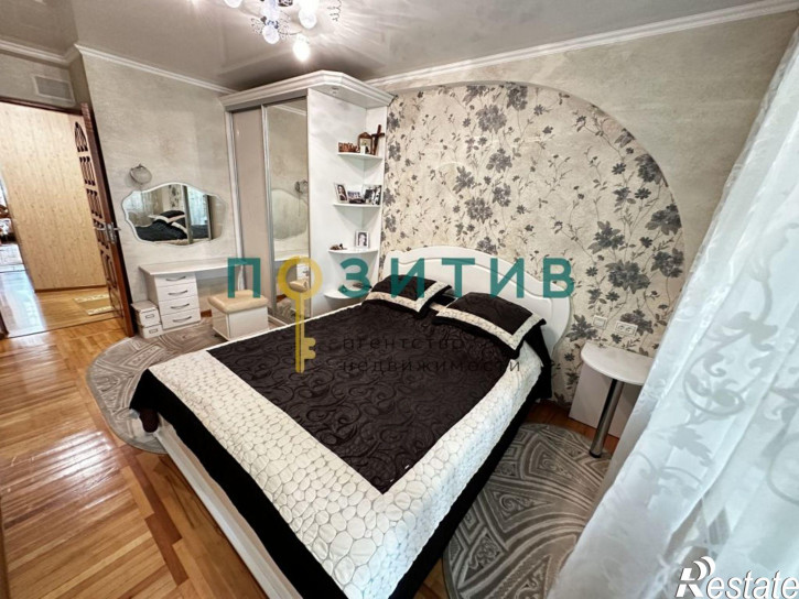 2-комн квартира Адмиральского ул, 31