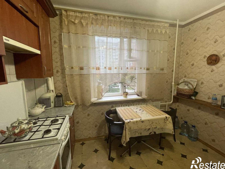 4-комн квартира Конева улица, 5