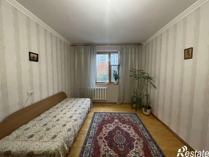 4-комн квартира Конева улица, 5