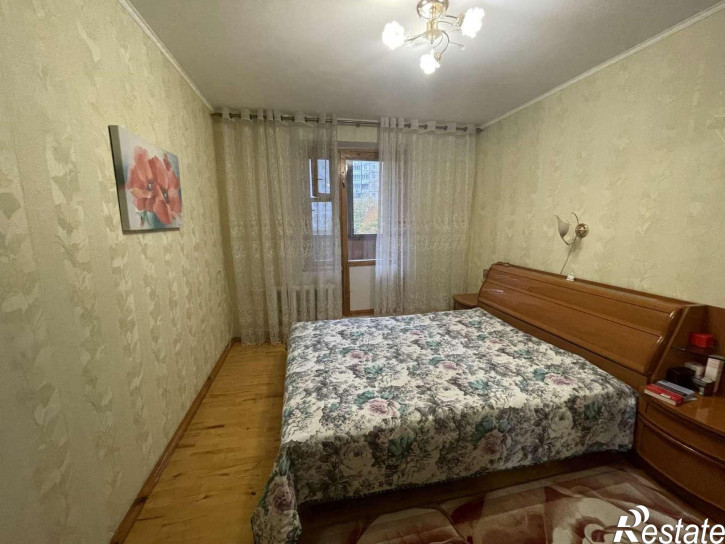 4-комн квартира Конева улица, 5