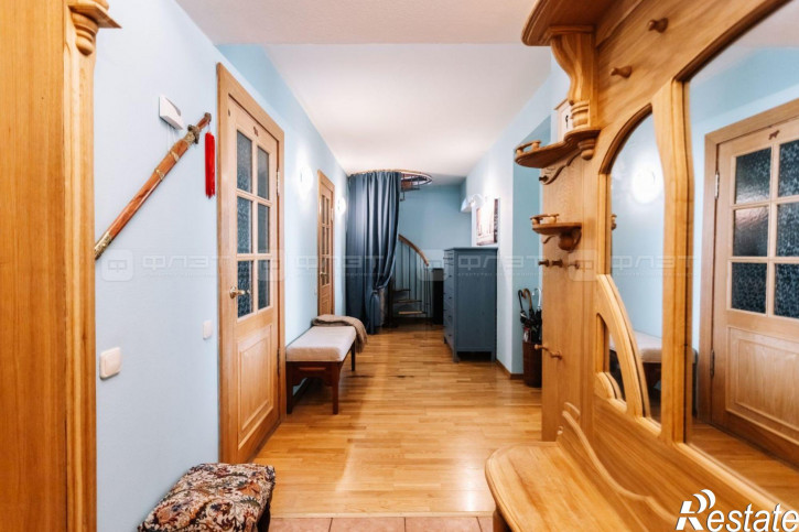 4-комн квартира ул. Дубравная, дом 61/3