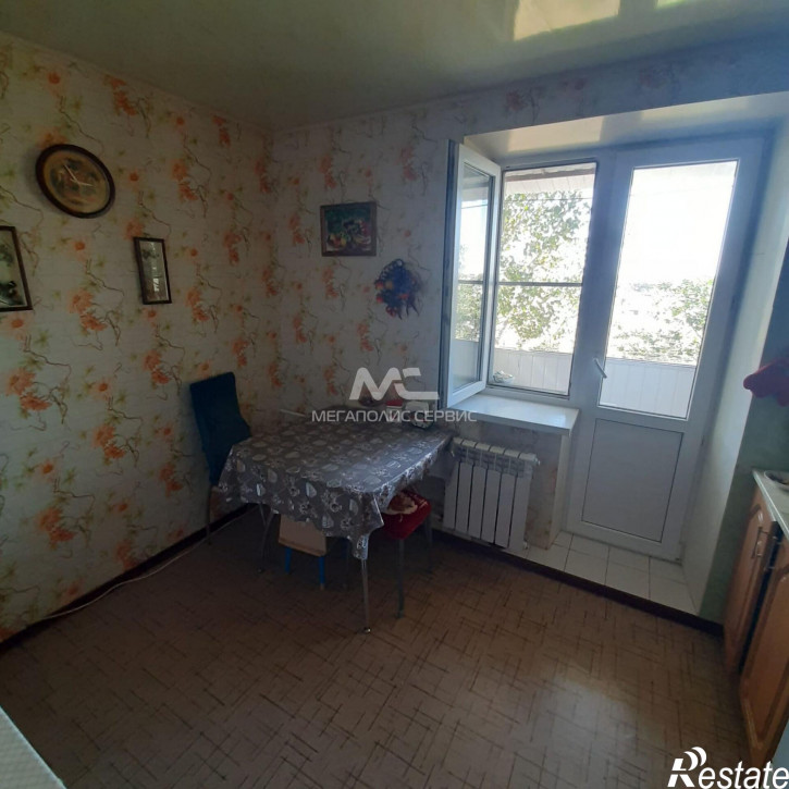 3-комн квартира 6-й мкр, Химиков ул, 8