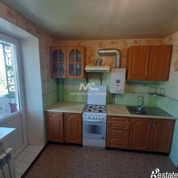 3-комн квартира 6-й мкр, Химиков ул, 8