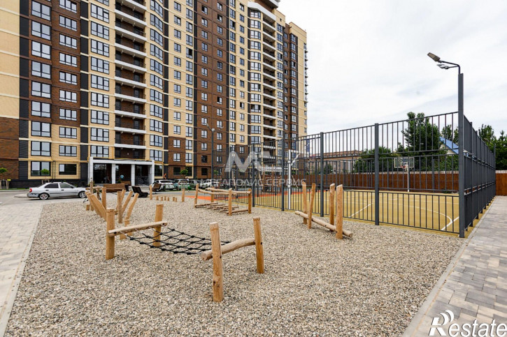4-комн квартира Трофимова ул, 10
