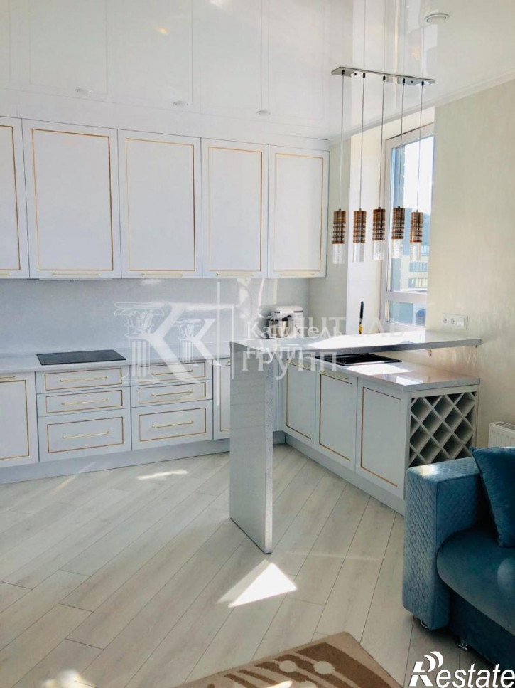 3-комн квартира улица Газовиков, 73