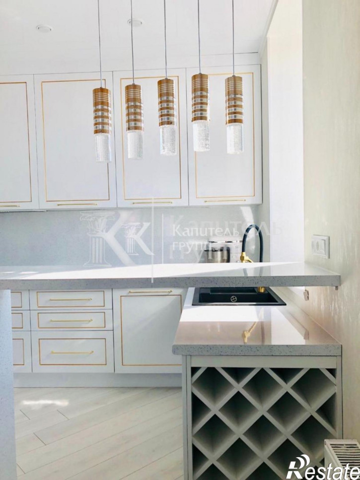 3-комн квартира улица Газовиков, 73