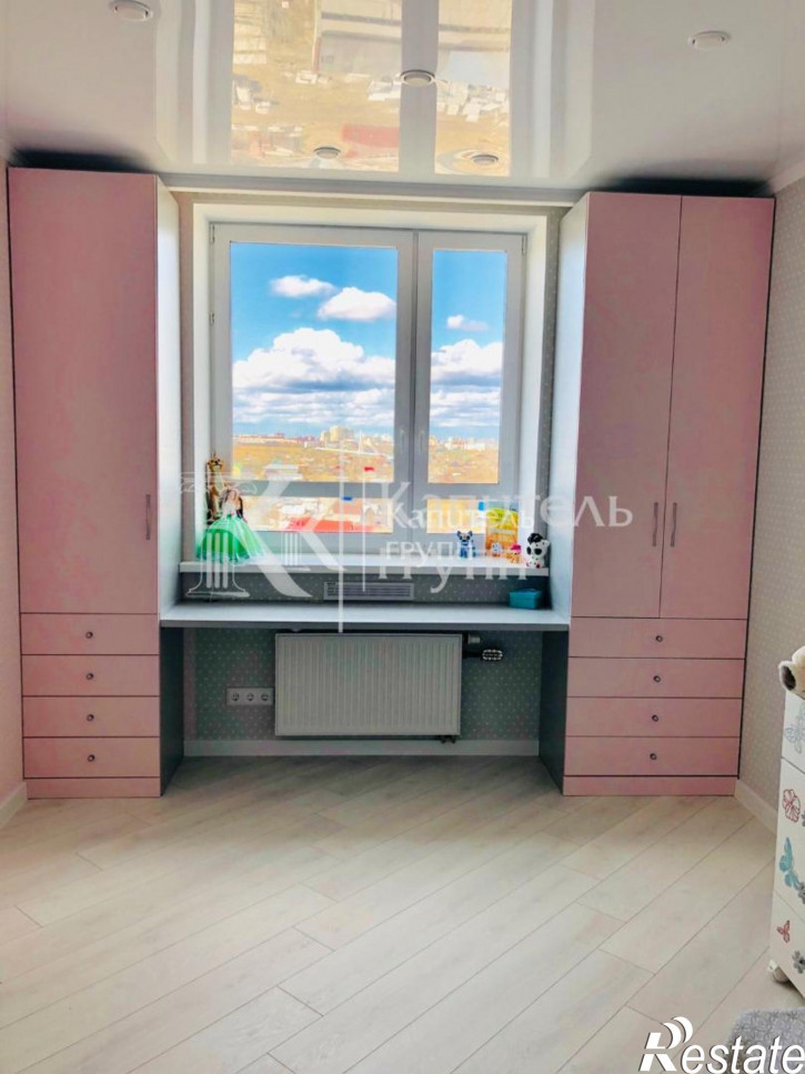 3-комн квартира улица Газовиков, 73