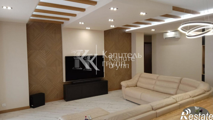 4-комн квартира улица Максима Горького, 53