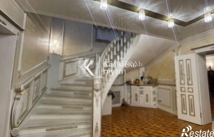 4-комн квартира улица Свердлова, 35/2