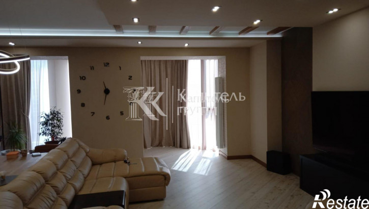 4-комн квартира улица Максима Горького, 53