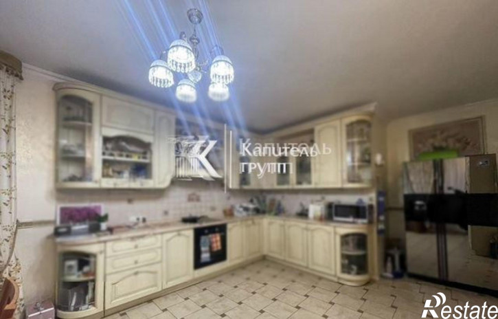 4-комн квартира улица Свердлова, 35/2