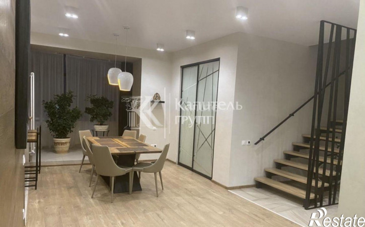 5-комн квартира улица Степана Халтурина, 8