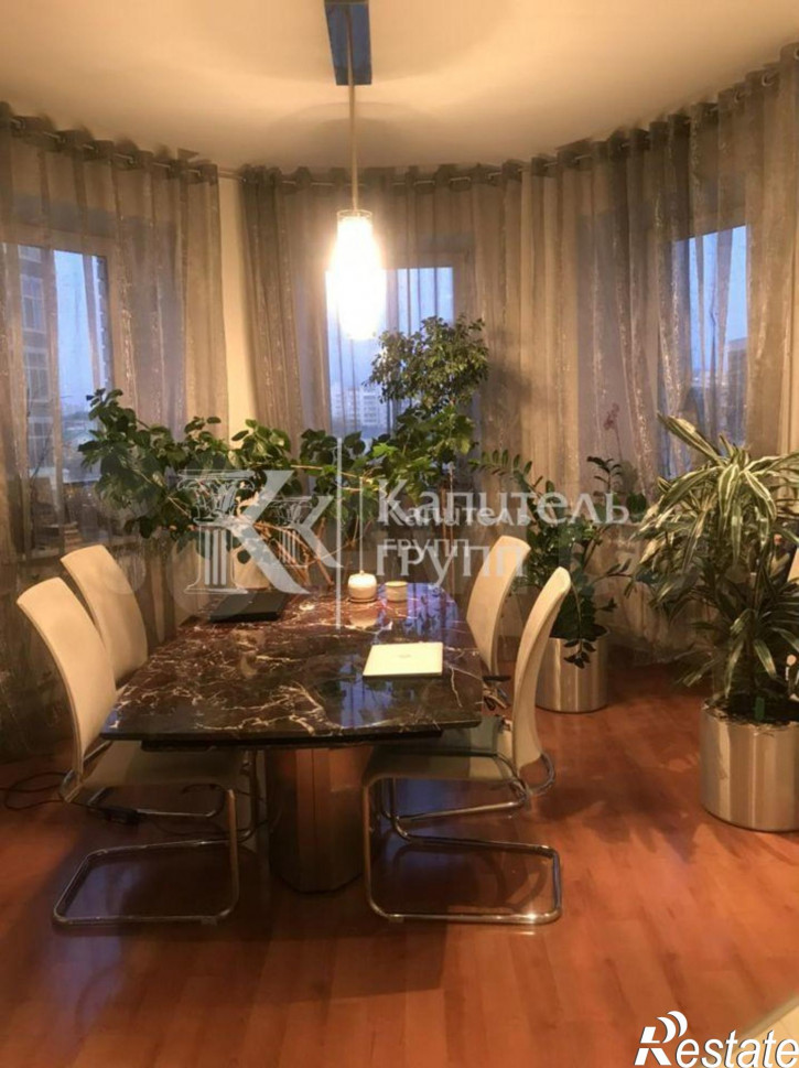 4-комн квартира улица Максима Горького, 47