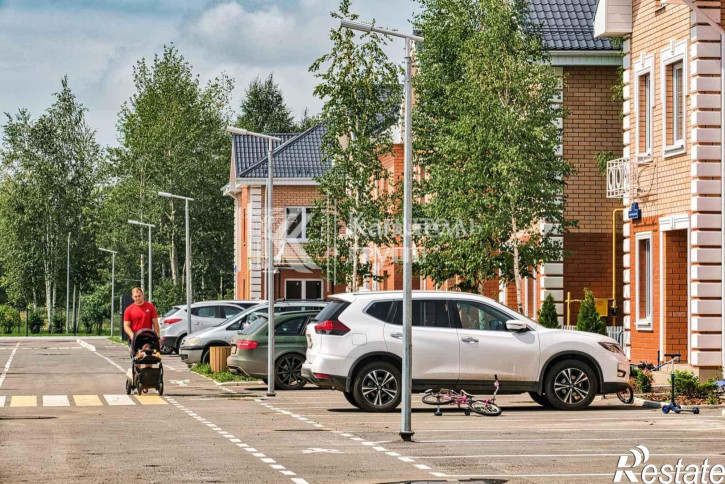 3-комн квартира улица Бориса Быстрых, 12