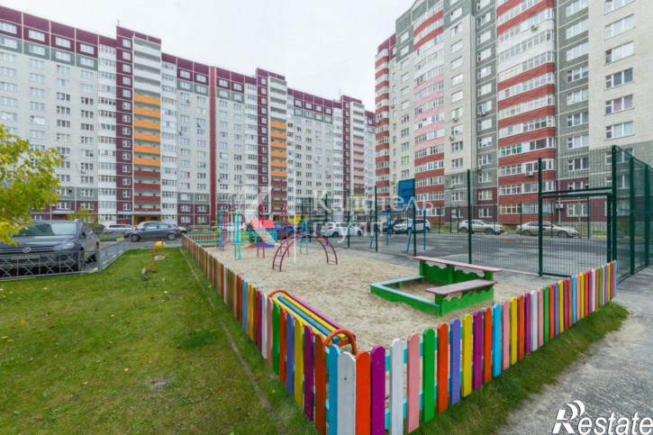3-комн квартира улица Николая Семенова, 27