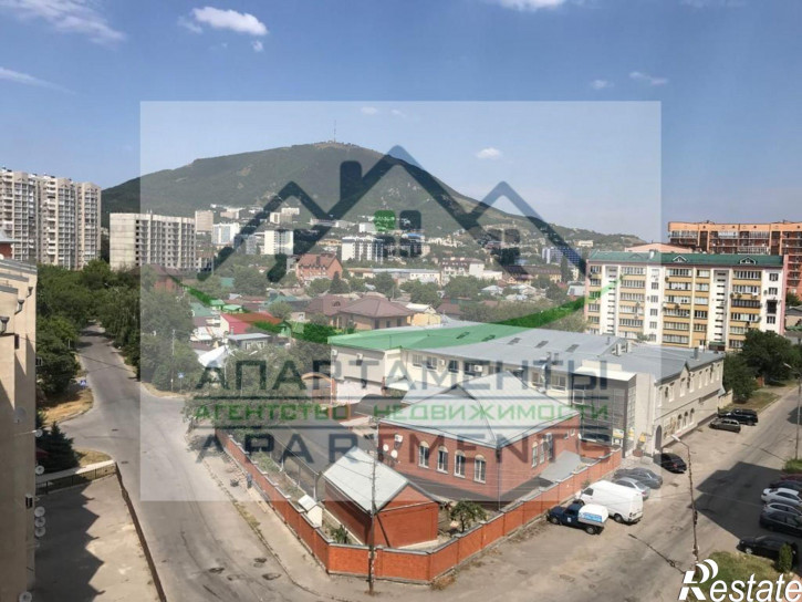 4-комн квартира Пестова ул, 12а