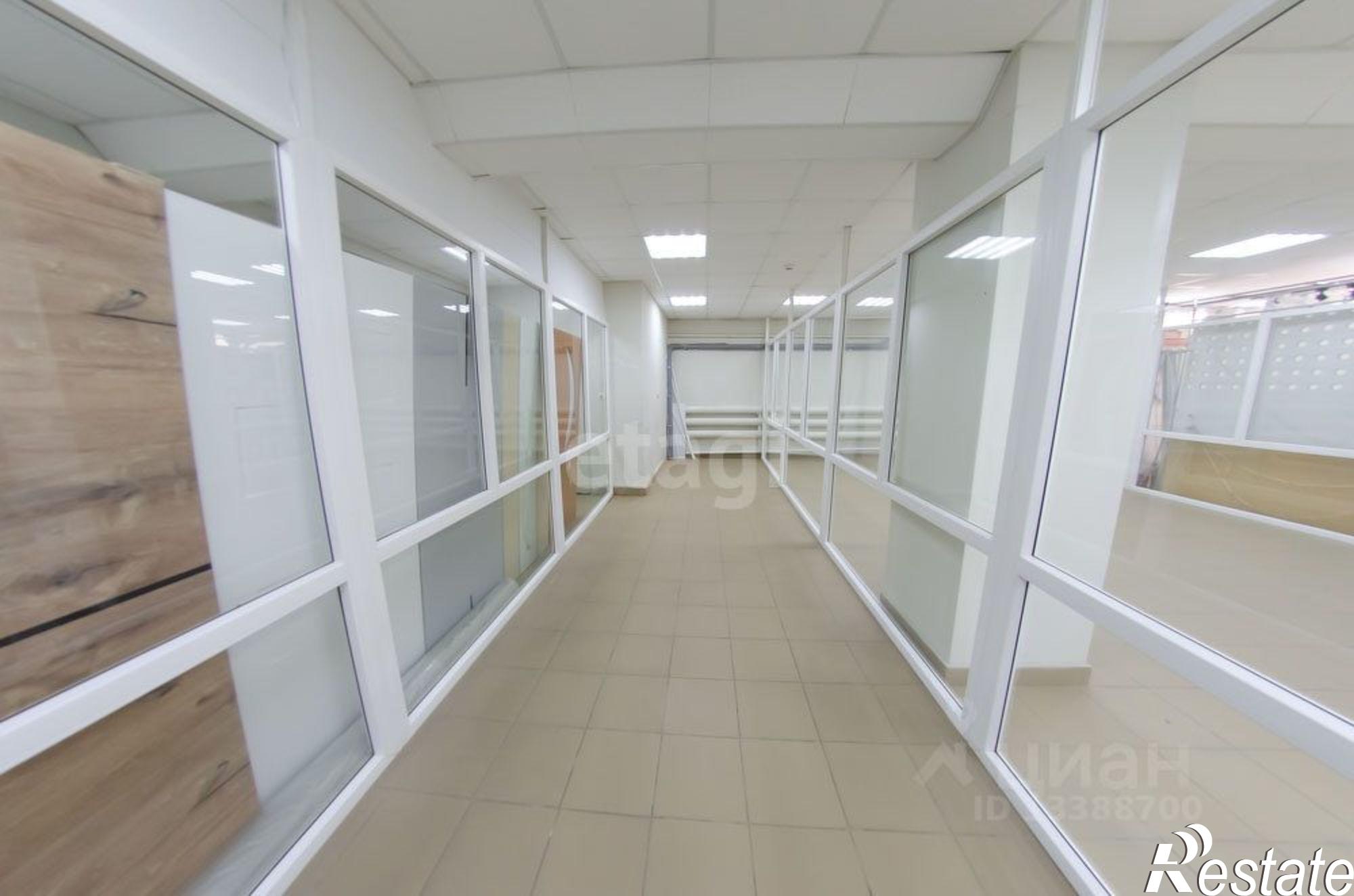 Сдать торговое помещение за 13 000 рублей на улица Розы Люксембург, 22
