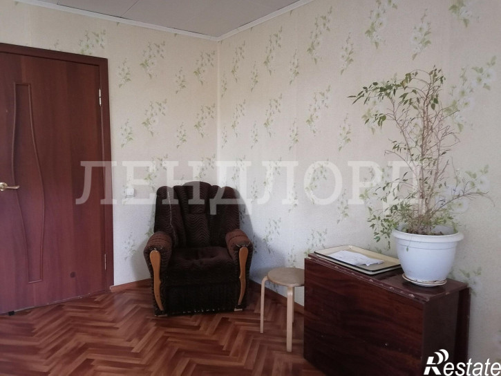 4-комн квартира улица Бабушкина, 26