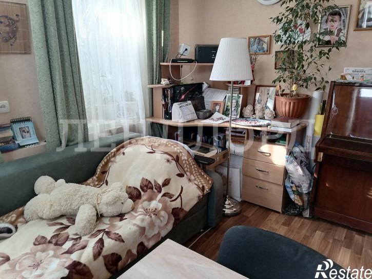 4-комн квартира улица Бабушкина, 26