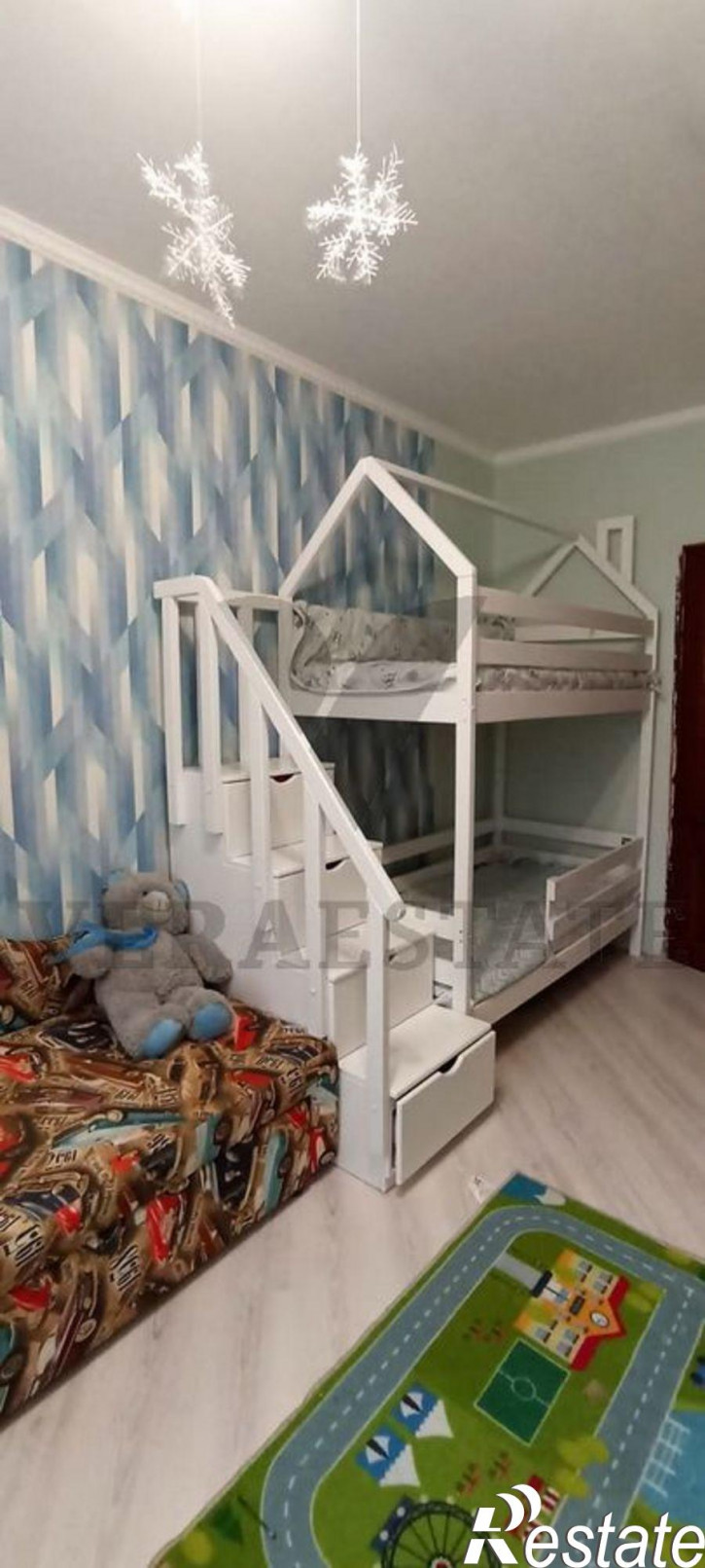 3-комн квартира ул. Тамбовская,43