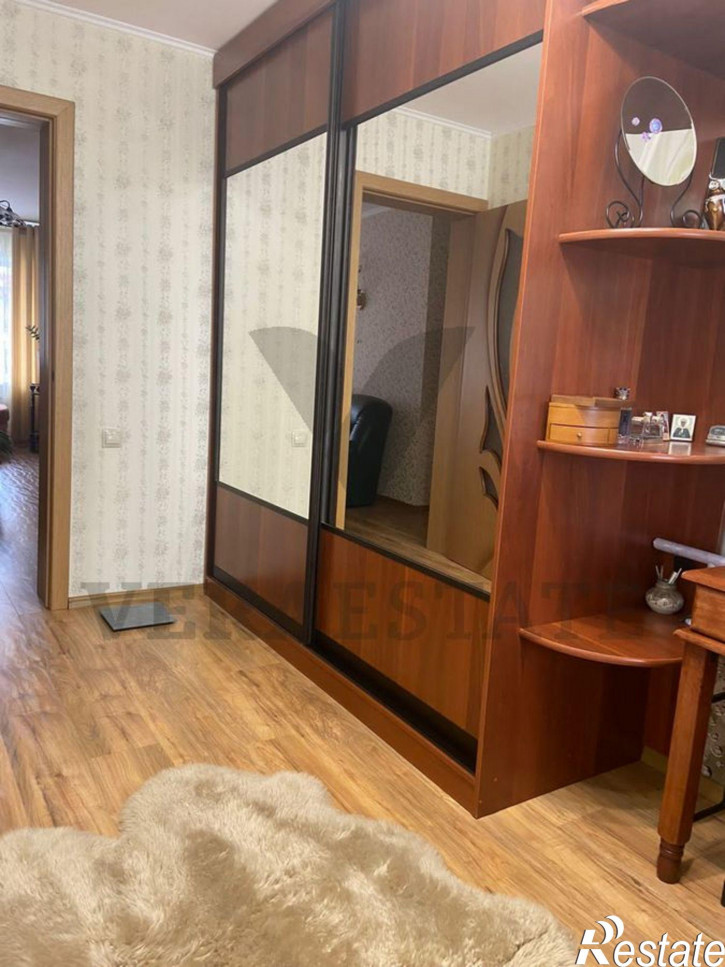 3-комн квартира Революции,90