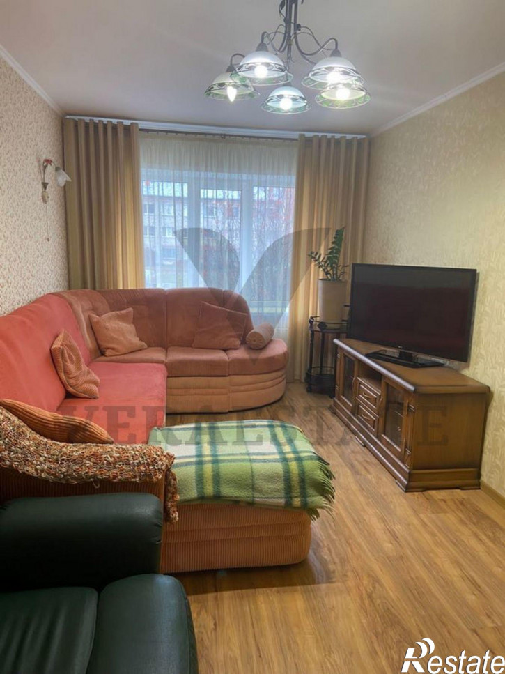 3-комн квартира Революции,90