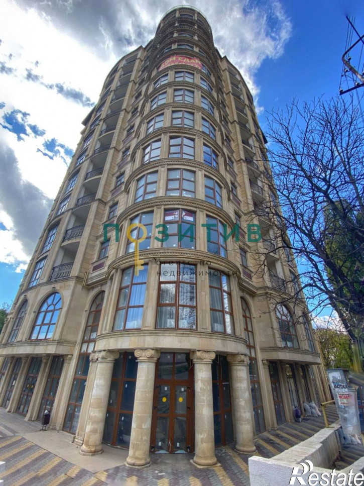 2-комн квартира Крайнего ул, 49